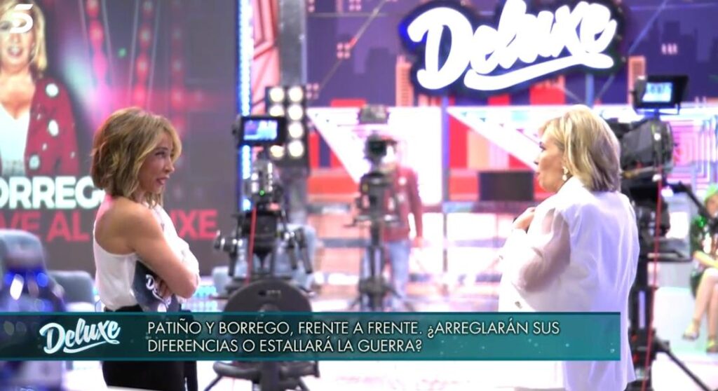 El primer encuentro de María Patiño y Carmen Borrego en 'Sábado Deluxe'.