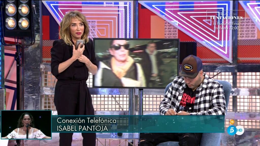 María Patiño pide disculpas a Isabel Pantoja en directo en 'Sábado Deluxe' durante la entrevista de Kiko Rivera.
