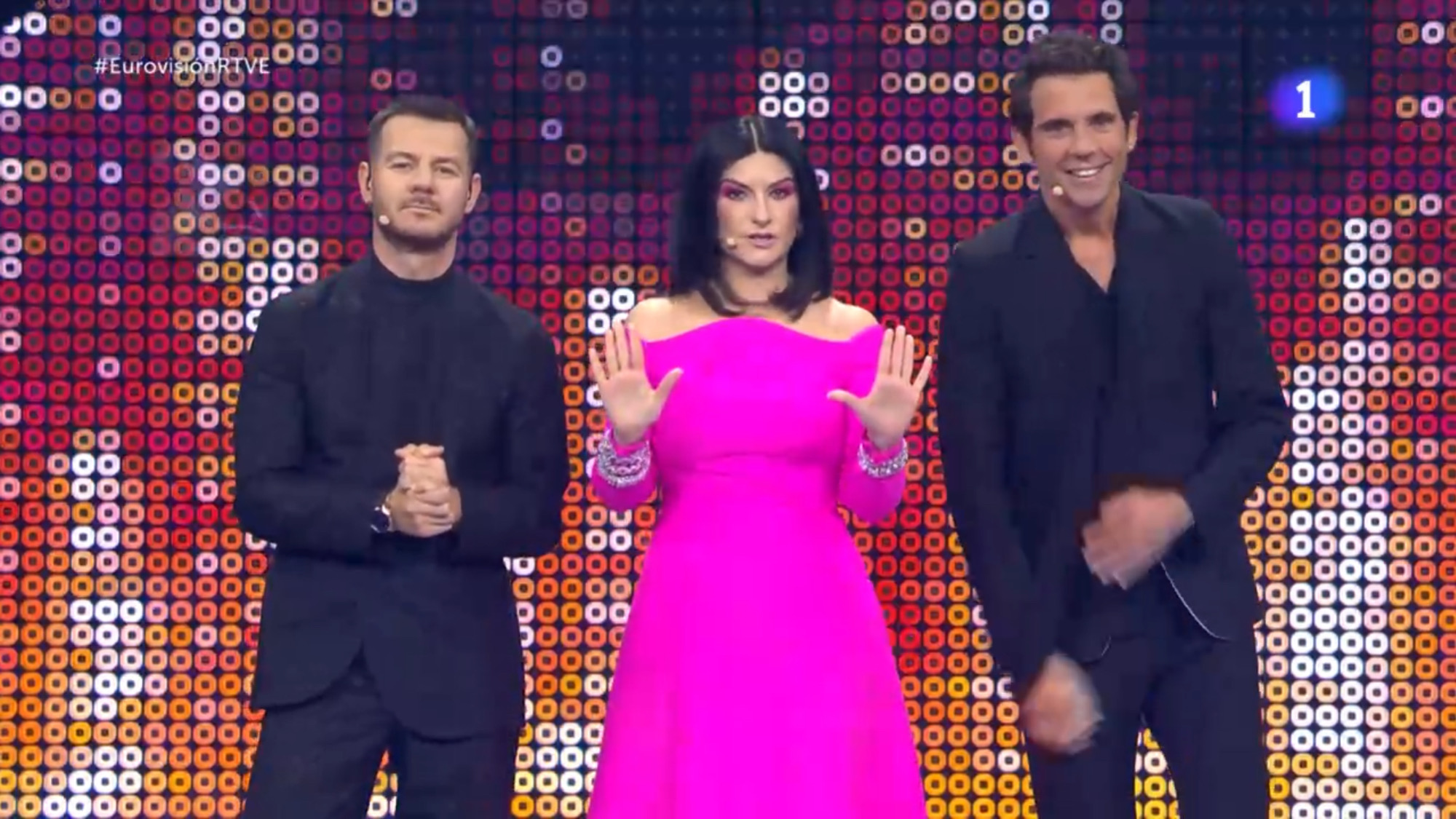 Lluvia de críticas a Eurovisión 2022 por lo captado en pantalla en su primera semifinal: «Gravísimo»