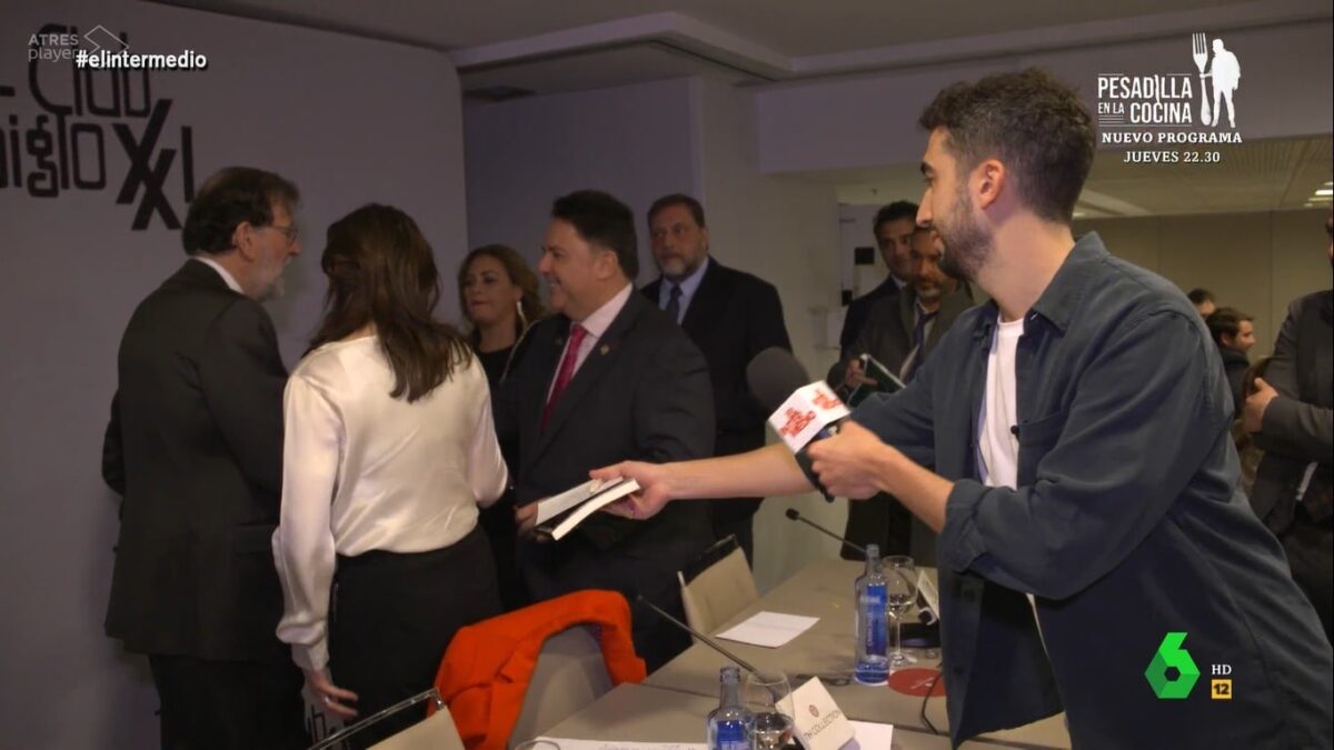 Mariano Rajoy huye despavorido de un reportero de La Sexta y lo que pasa al final es mejor verlo