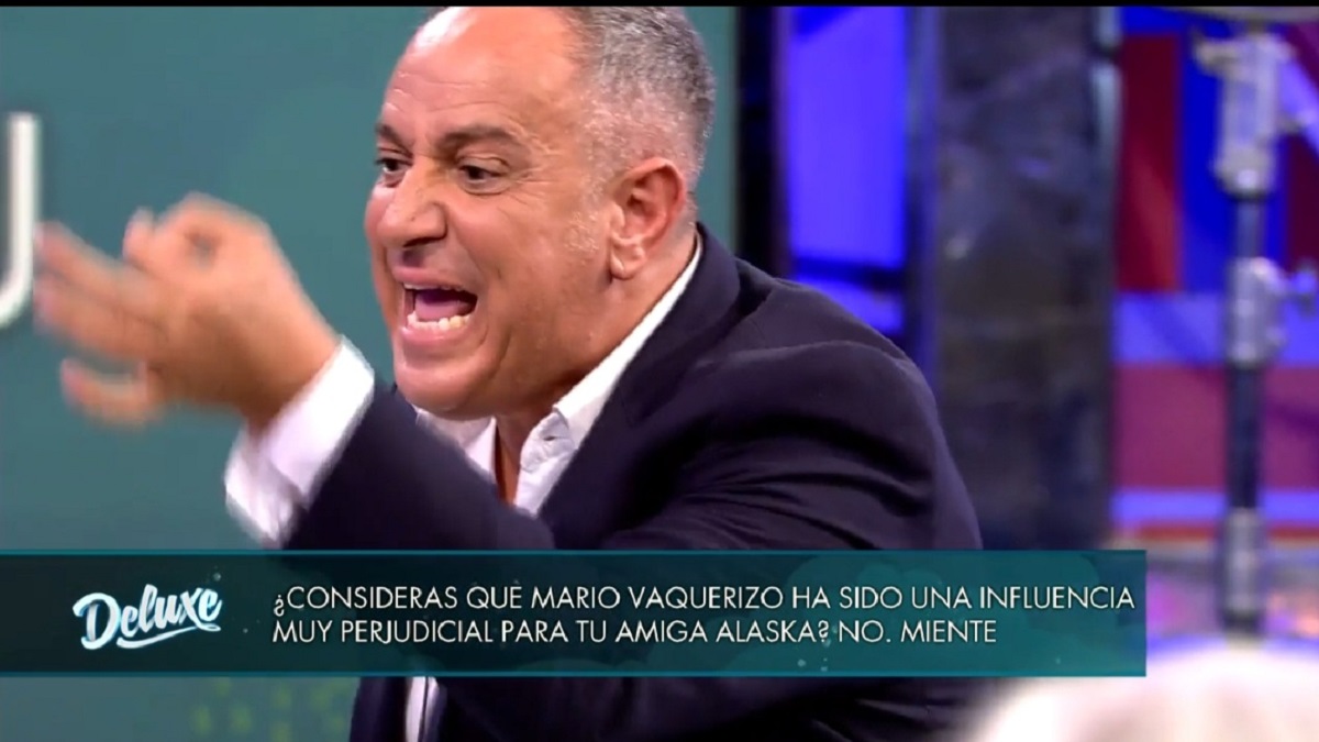 Víctor Sandoval eleva una protesta contra la dirección del 'Deluxe' y este fue el detonante