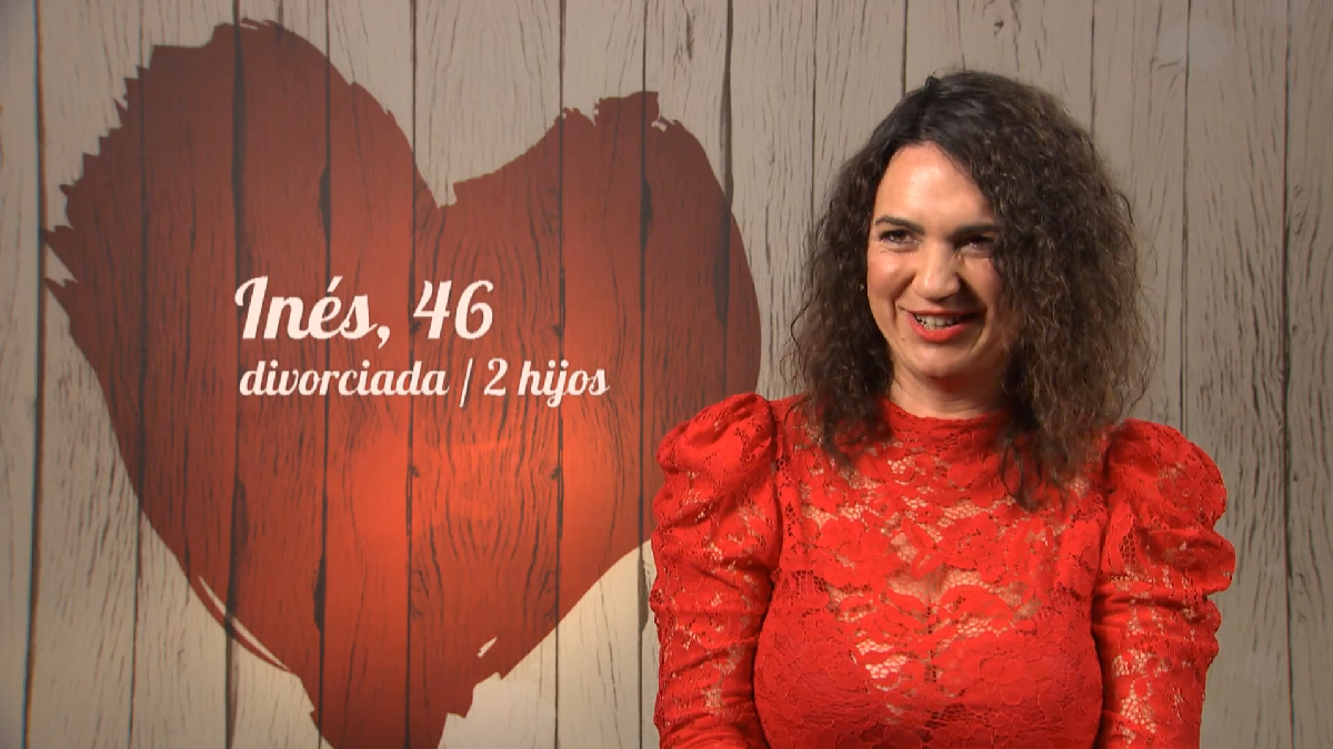 Inés acude a 'First Dates' en busca del amor.