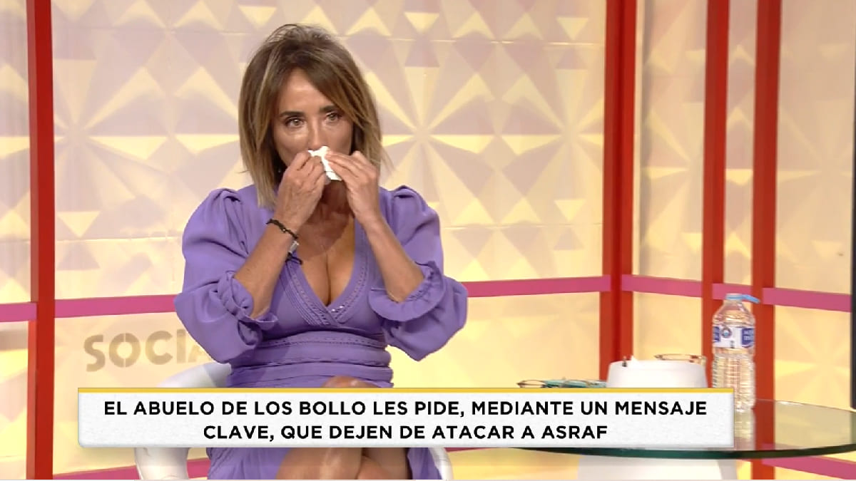 María Patiño se emociona en 'Socialité'.