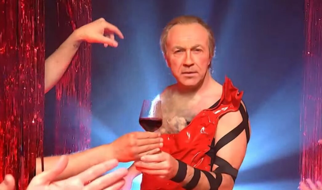 La parodia de 'Polònia' a Blanca Paloma en Eurovisión con Bertín Osborne.