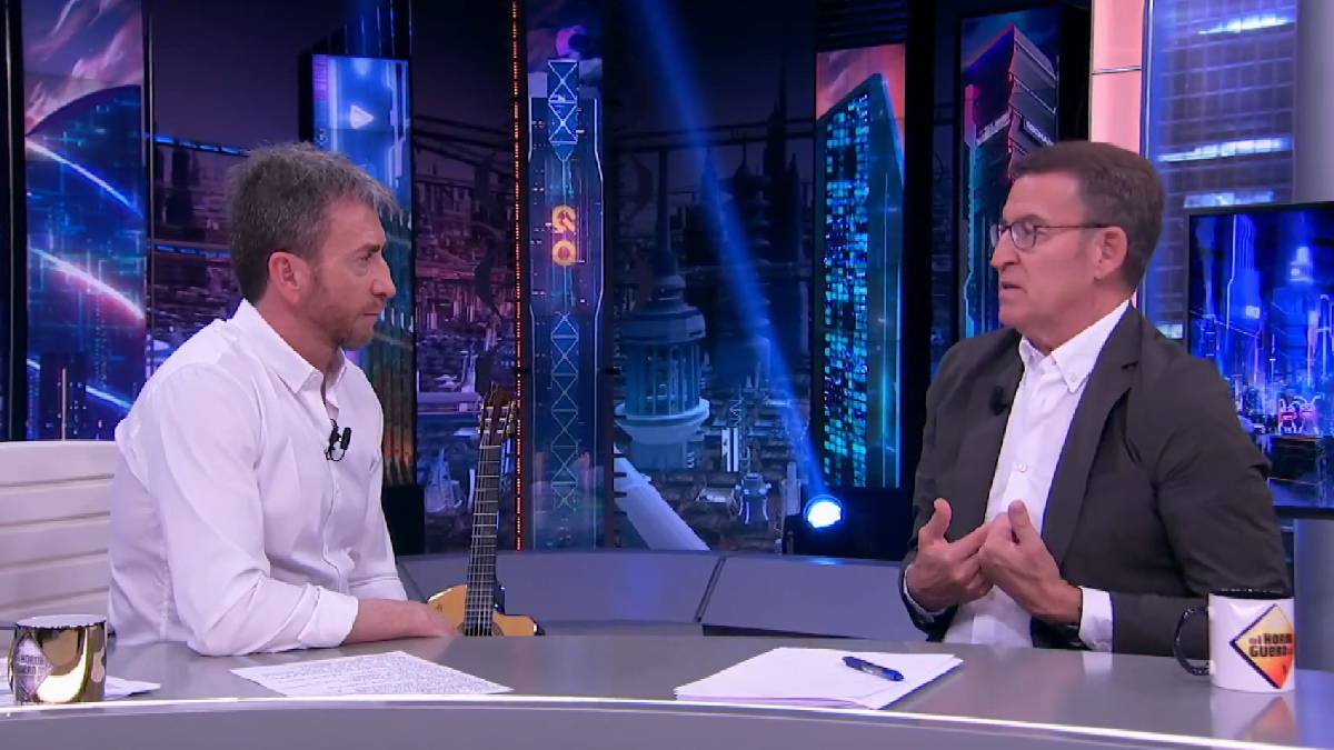 Pablo Motos y Alberto Núñez Feijóo en 'El Hormiguero'.