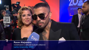 Rauw Alejandro, entrevistado por TVE en los Latin Grammy 2023
