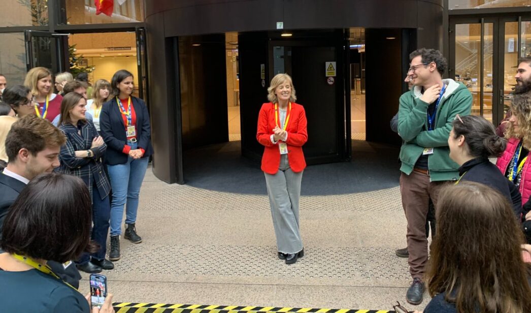 Marta Carazo junto a sus compañeros en Bruselas.