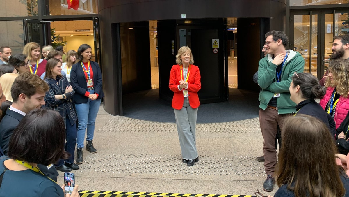 Marta Carazo junto a sus compañeros en Bruselas.