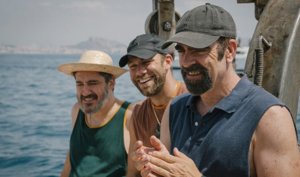 Luis Tosar, Carlos Serrano y Alfonso Lara en 'La ley del mar'.