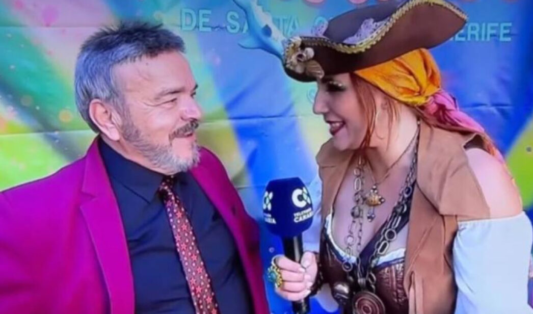 Pepe Benavente en la retransmisión del carnaval de Santa Cruz de Tenerife