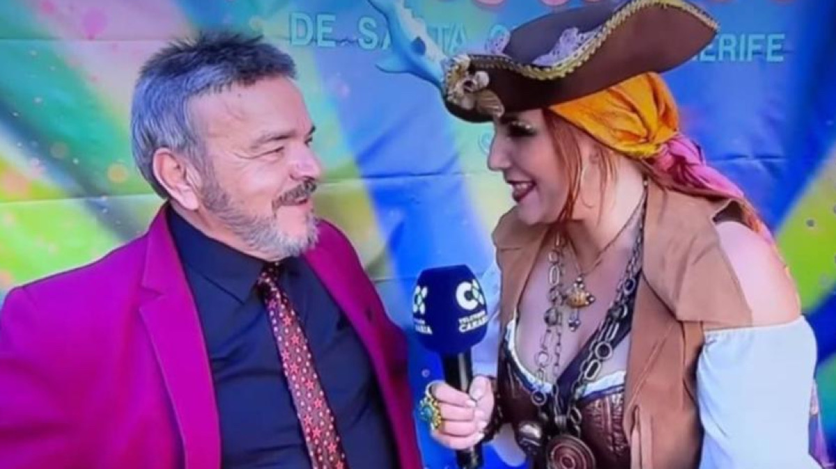 Pepe Benavente en la retransmisión del carnaval de Santa Cruz de Tenerife