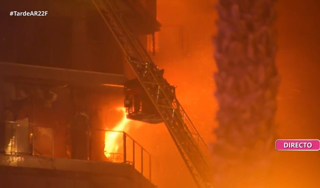 Captura del incendio de Valencia en 'TardeAR'.