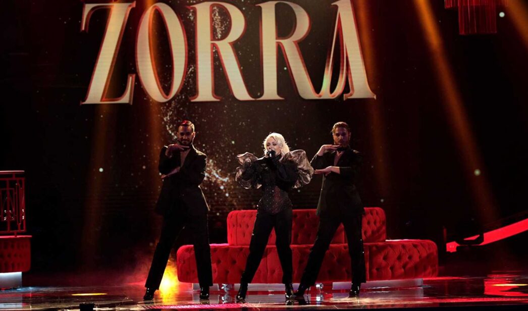 Nebulossa cantando "Zorra" en el Benidorm Fest 2024.