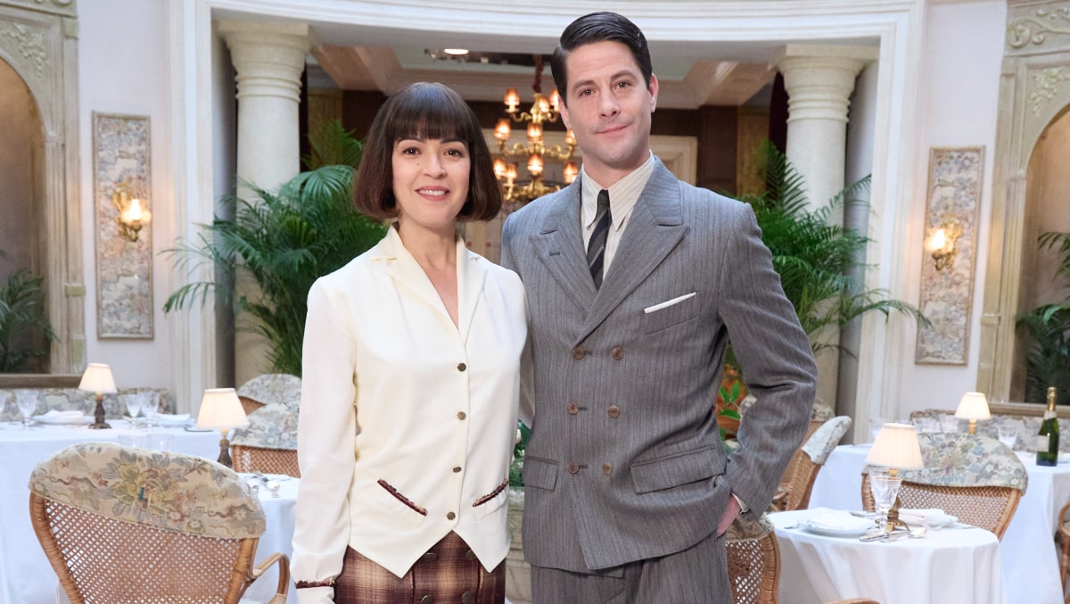 Verónica Sánchez y Luis Fernández, protagonistas de 'La Favorita 1922'.