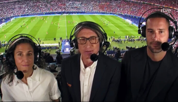 Juan Carlos Rivero y los comentaristas de TVE en la final de Eurocopa