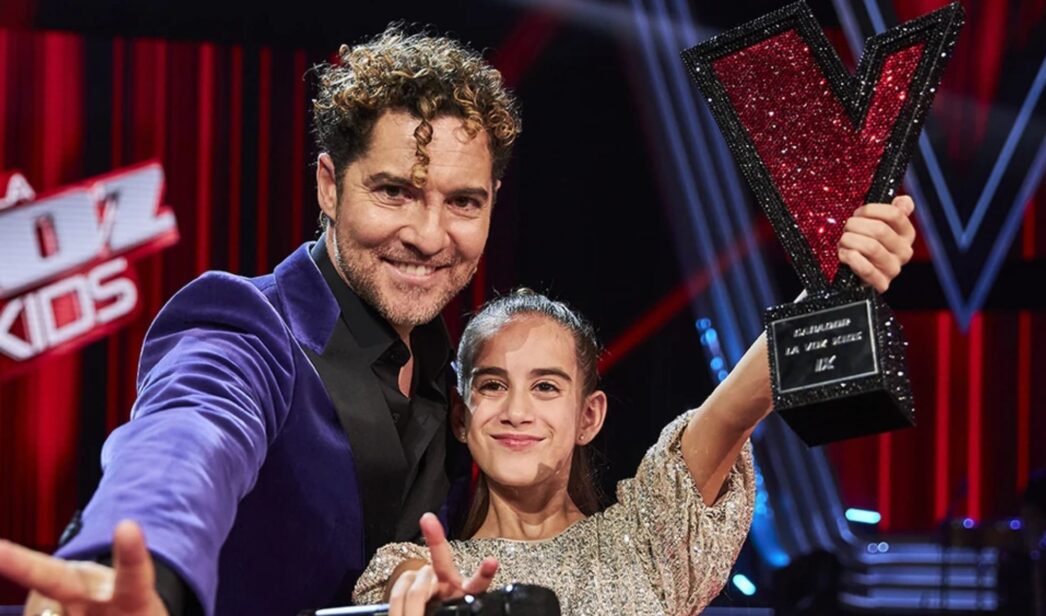 Alira y David Bisbal, ganadores de 'La Voz Kids 9'.