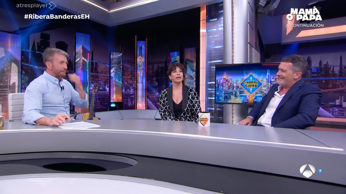 Pablo Motos, Marta Ribera y Antonio Banderas en 'El Hormiguero'