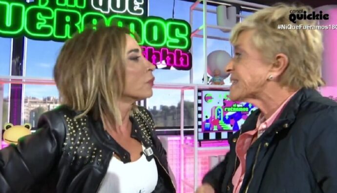 María Patiño y Chelo García Cortes se enfrentan en 'Ni que fuéramos'.