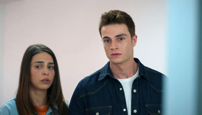 Berk y Elif en 'Hermanos'.