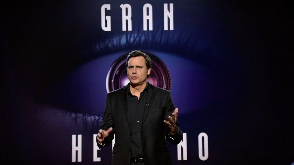 Ion Aramendi al frente del debate dominical de 'Gran Hermano'