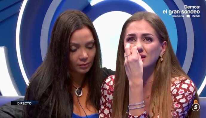 Maica junto a Daniela en el confesionario de 'Gran Hermano'