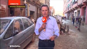 Matías Prats presenta 'Antena 3 Noticias' desde Valencia.