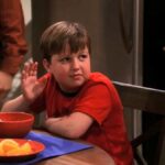 Angus T. Jones en Dos hombres y medio