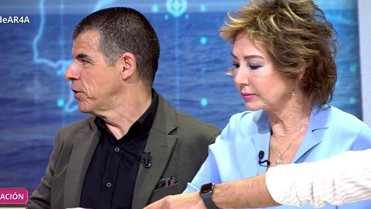 Manu Marlasca y Ana Rosa en el plató de 'TardeAR'