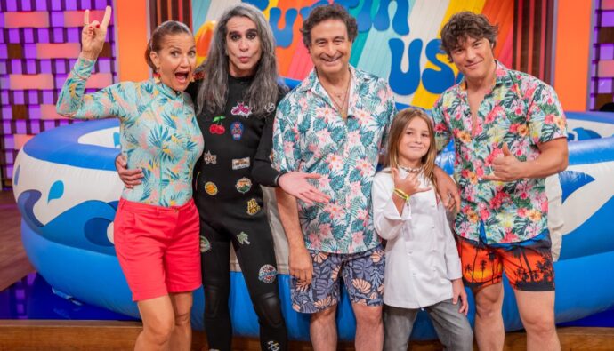 El jurado de 'MasterChef Junior' junto a Mario Vaquerizo y un ex-concursante.