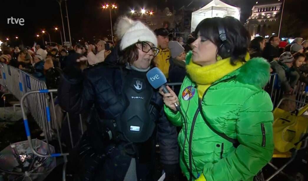 Reportera de TVE durante la Cabalgata de Reyes