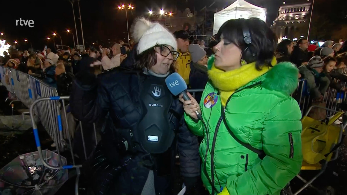 Reportera de TVE durante la Cabalgata de Reyes