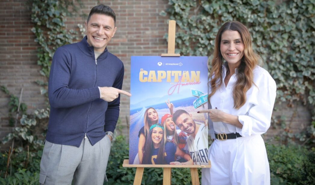 Joaquín Sánchez y Susana Saborido en la presentación de 'El Capitán en América'.