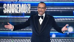 Carlo Conti en el Festival de SanRemo2025.