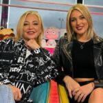 Belén Esteban y Marta Riesco en 'Ni que fuéramos'.