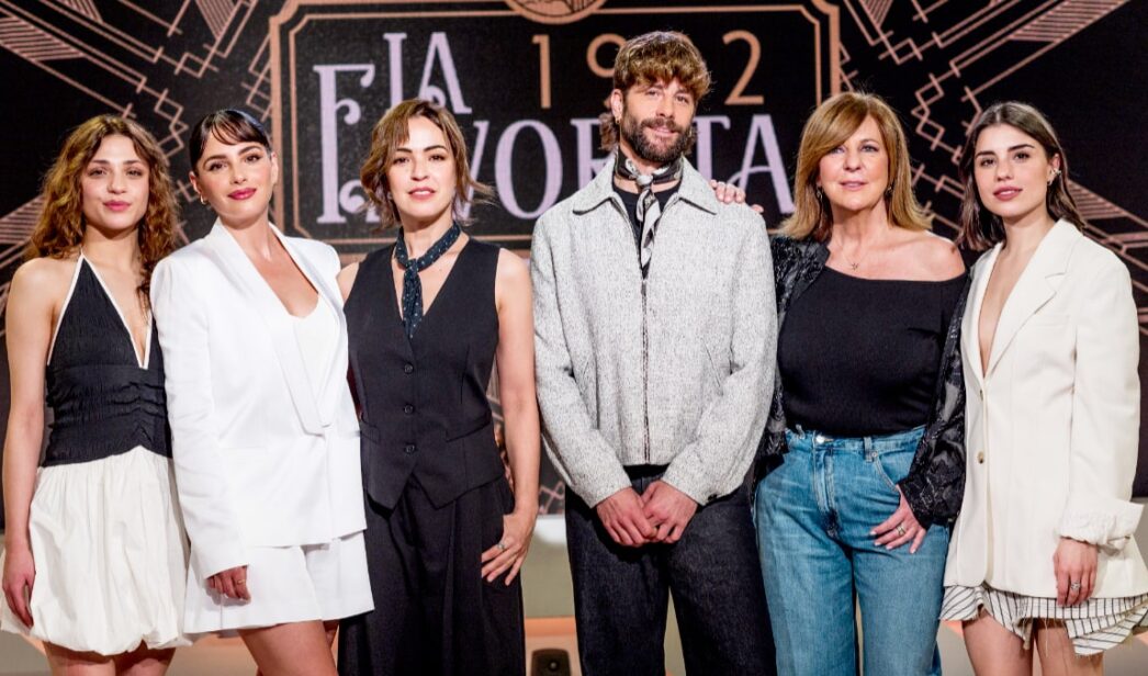 Los protagonistas de 'La Favorita 1922' en la presentación.