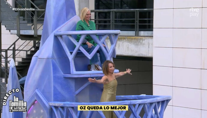 Belén Esteban y María Patiño cierran El Gran Desfile con la última carroza de 'La familia de la tele'