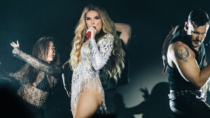 Melody interpretando 'Esa diva'