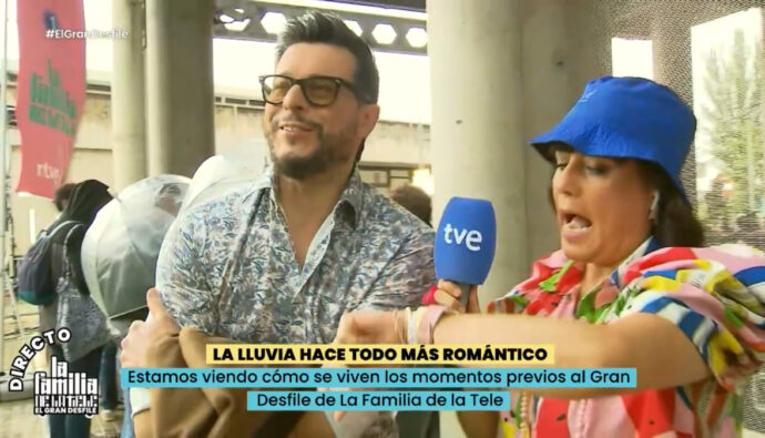 La lluvia da una tregua y Martín Barreiro, el hombre del tiempo de TVE, da la previsión para El Gran Desfile