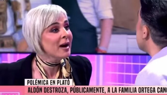 Ana María Aldón pierde los papeles en 'Fiesta'.