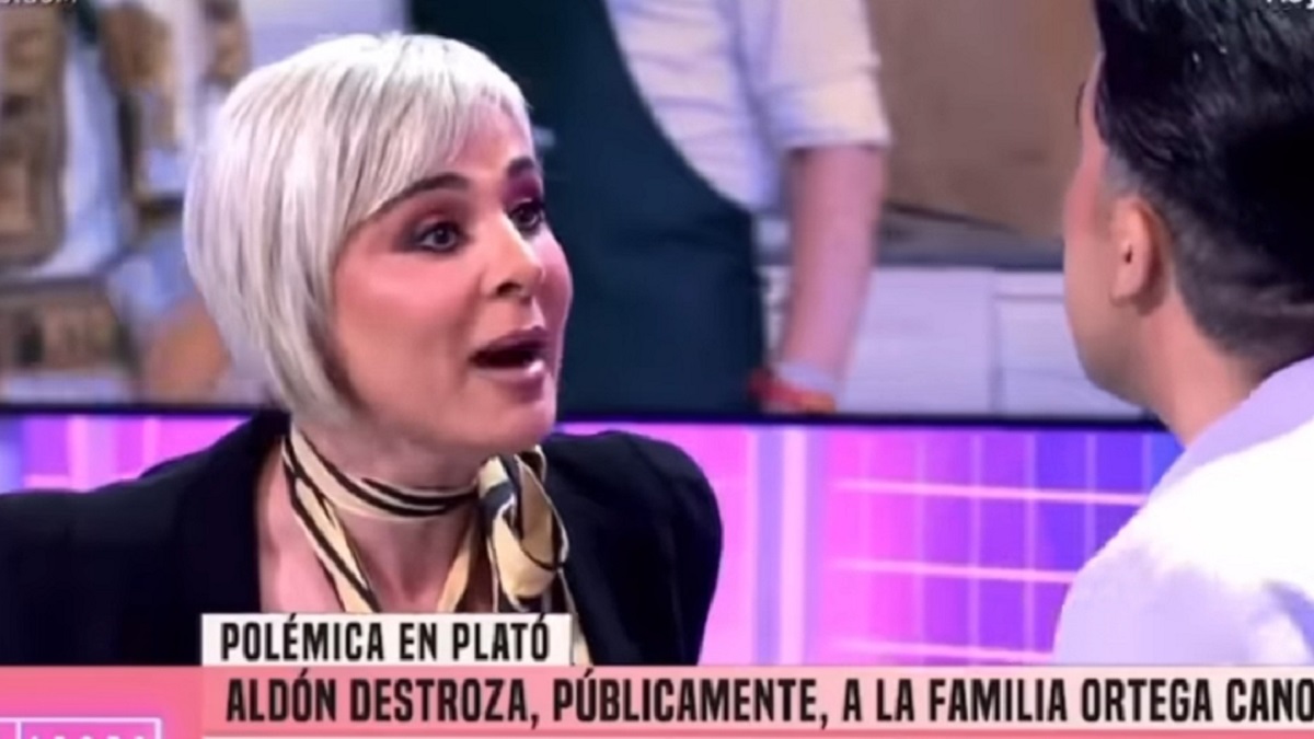 Ana María Aldón pierde los papeles en 'Fiesta'.