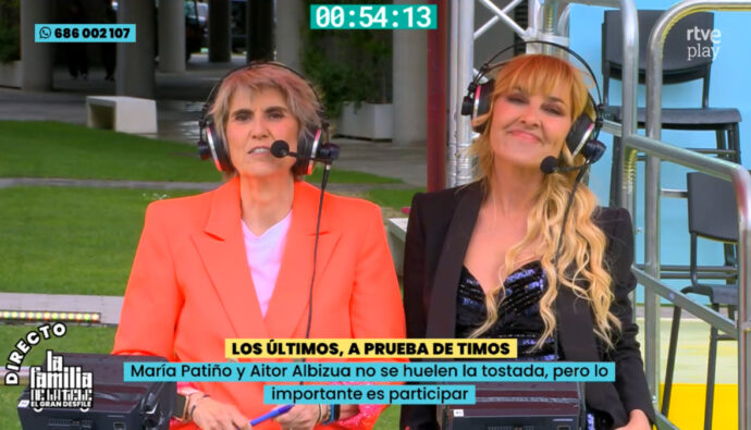Paloma del Río y Cayetana Guillén Cuervo, en el estreno de 'La familia de la tele'.