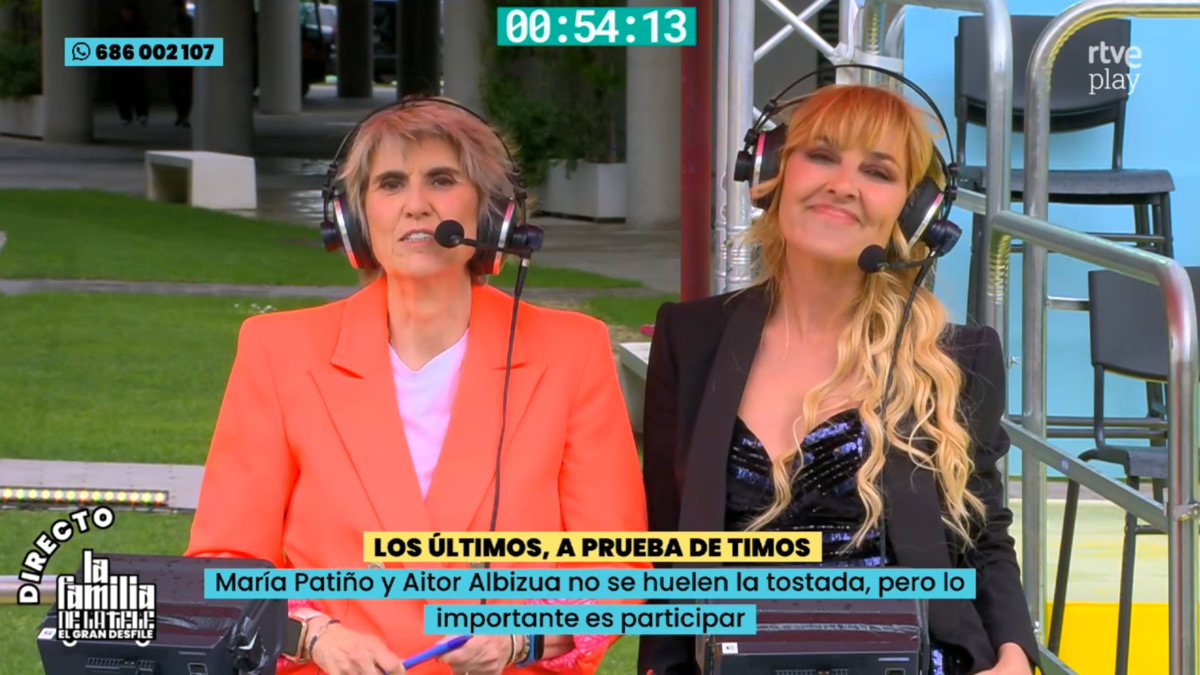 Paloma del Río y Cayetana Guillén Cuervo, en el estreno de 'La familia de la tele'.