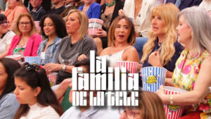 María Patiño, Belén Esteban y Cayetana Guillén Cuervo en 'La familia de la tele'