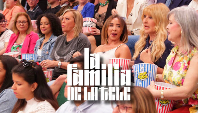 María Patiño, Belén Esteban y Cayetana Guillén Cuervo en 'La familia de la tele'