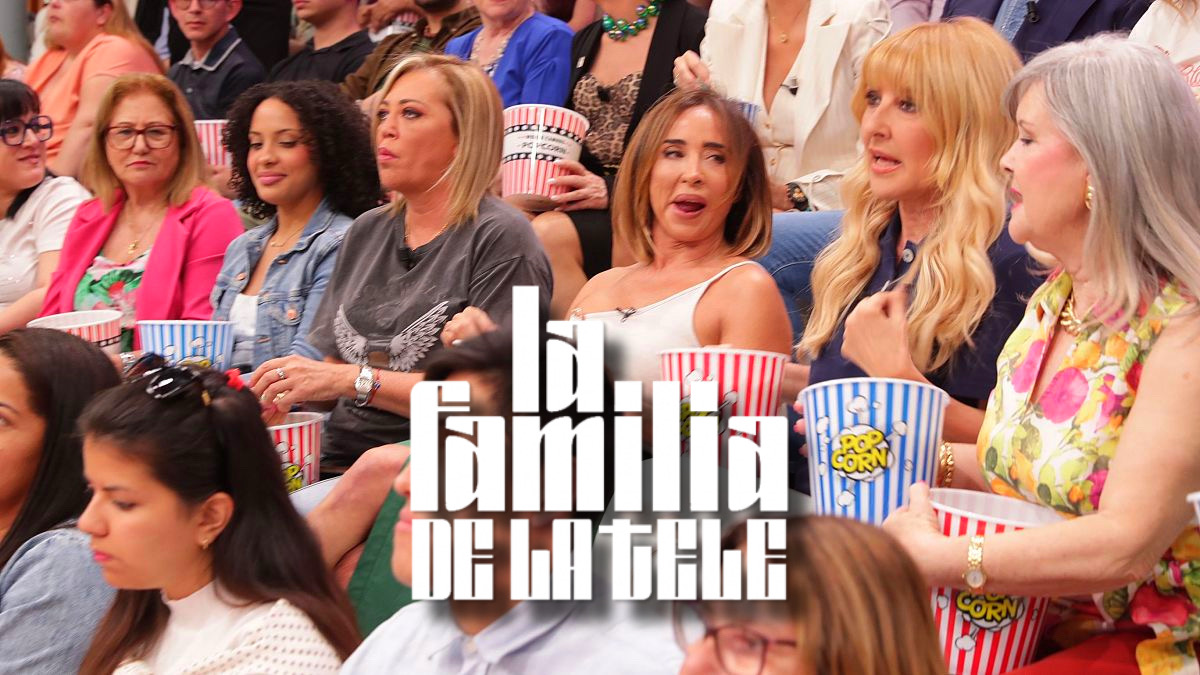 María Patiño, Belén Esteban y Cayetana Guillén Cuervo en 'La familia de la tele'
