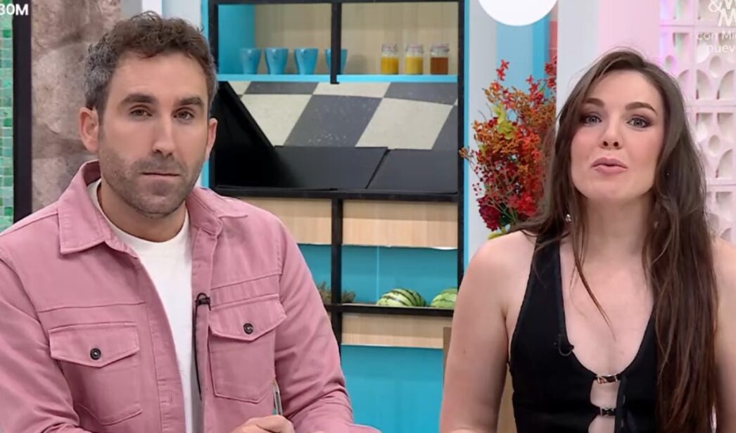 Aitor Albizua e Inés Hernand en 'La familia de la tele'.