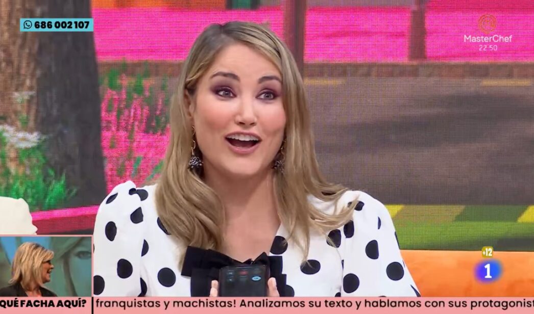 Alba Carrillo en 'La familia de la tele'.