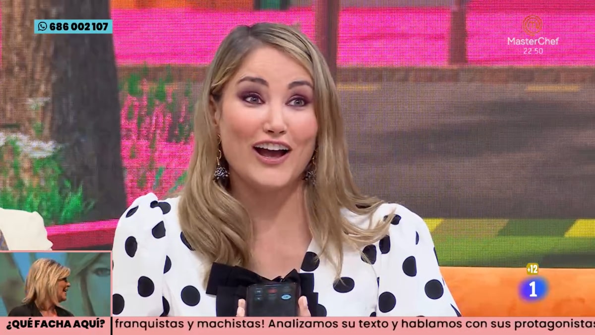 Alba Carrillo en 'La familia de la tele'.
