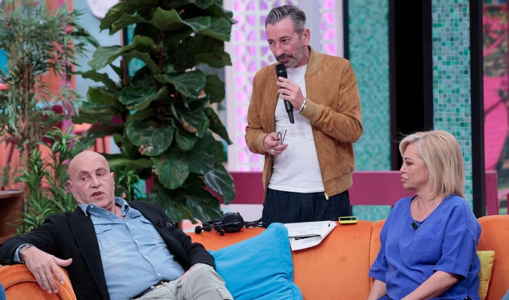 Kiko Matamoros, David Valldeperas y Belén Esteban en 'La familia de la tele'.
