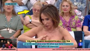 Una espectadora de 'La familia de la tele' se queda dormida.